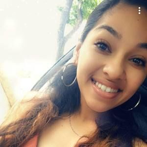 Meet your Posher, Crystal